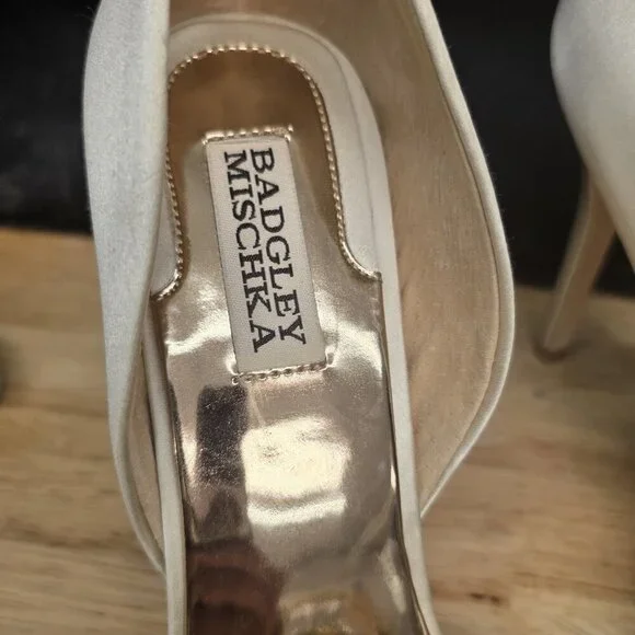 badgley mischka Gianna Embellished Pumps Women's Size 9.5 Ivory Wedding Prom 4in - Picture 3 of 11